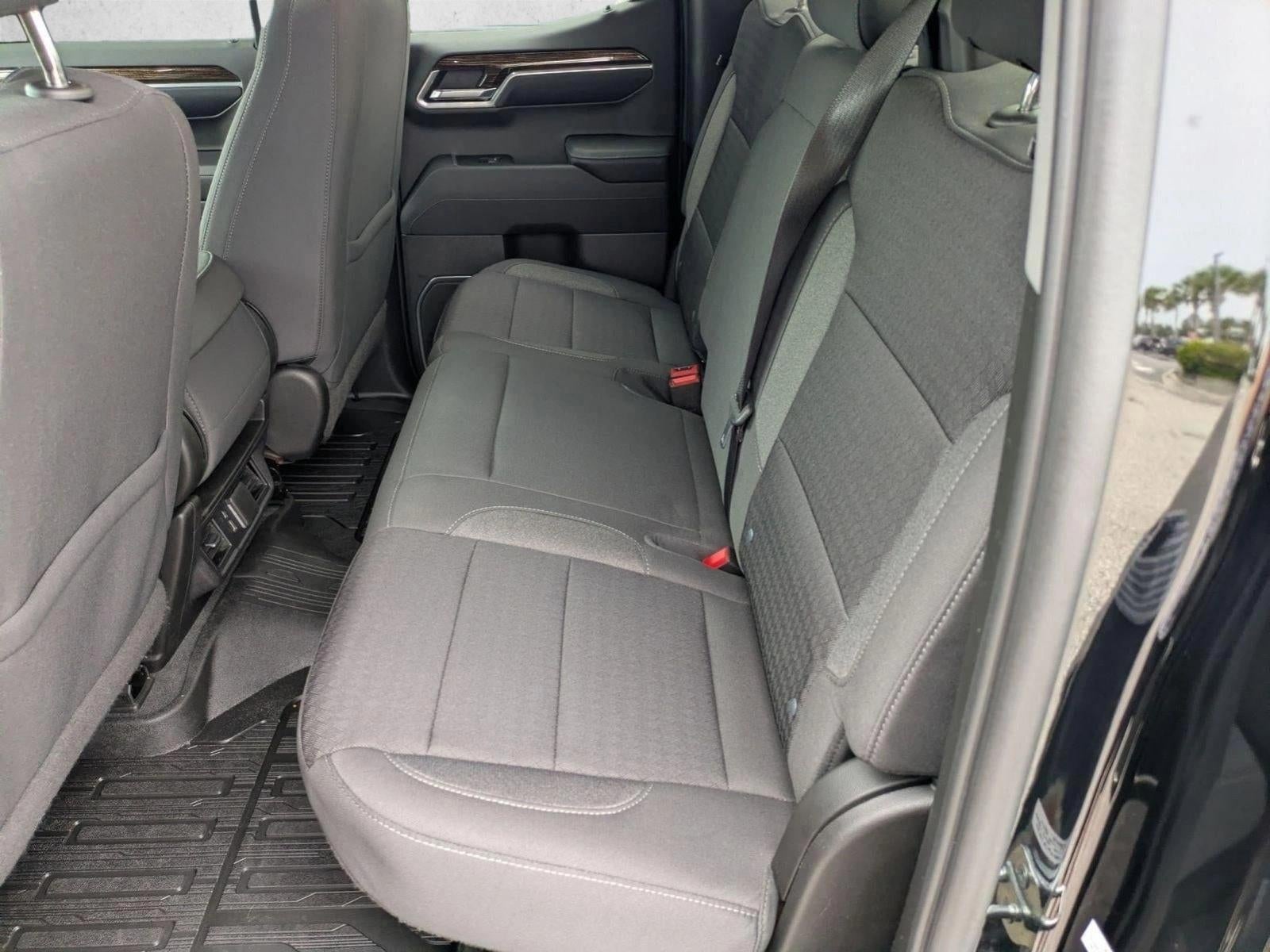 2022 GMC Sierra 1500 Double Cab Standard Box 4-Wheel Drive SLE