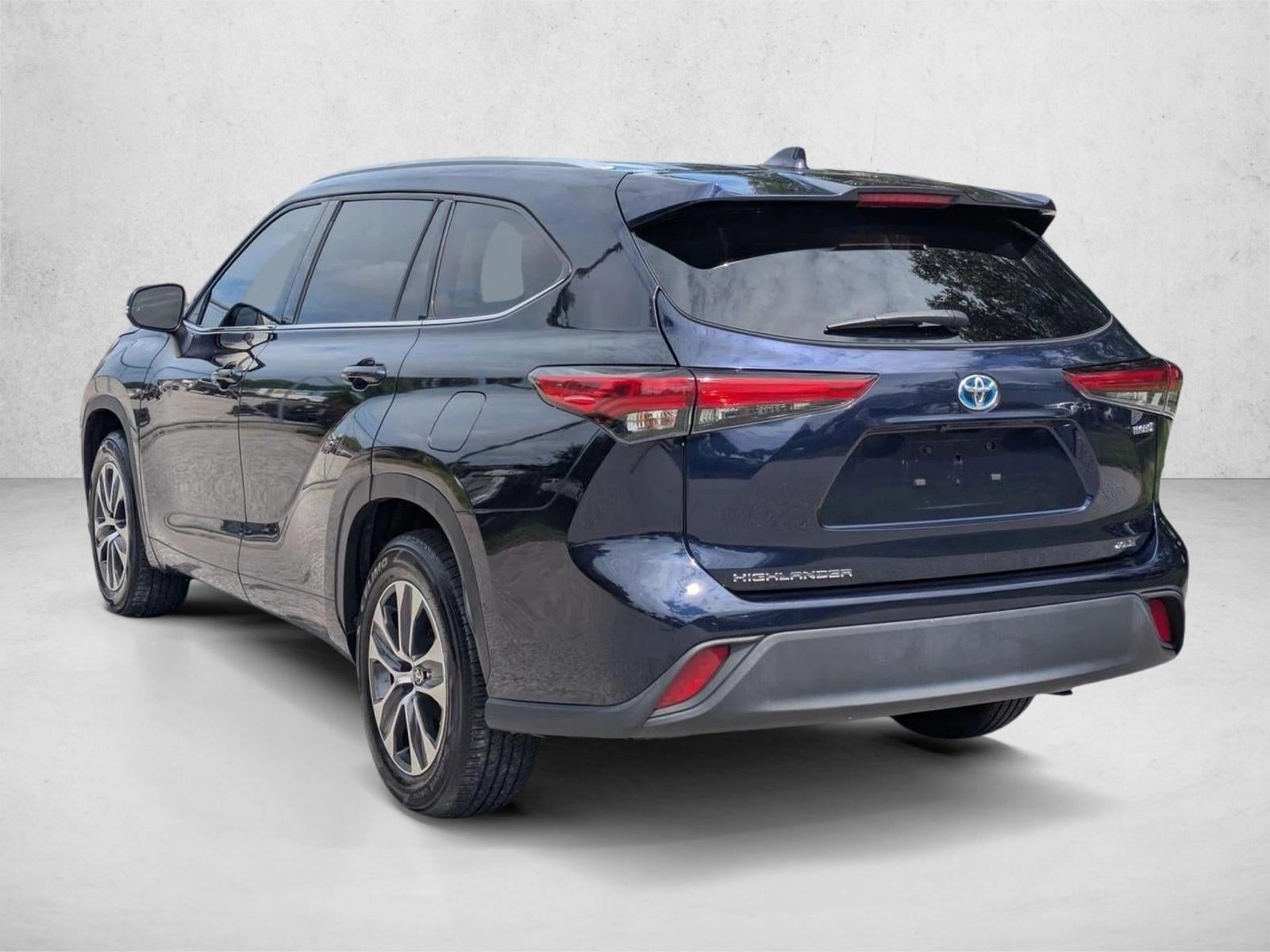 2022 Toyota Highlander Hybrid XLE FWD (Natl)