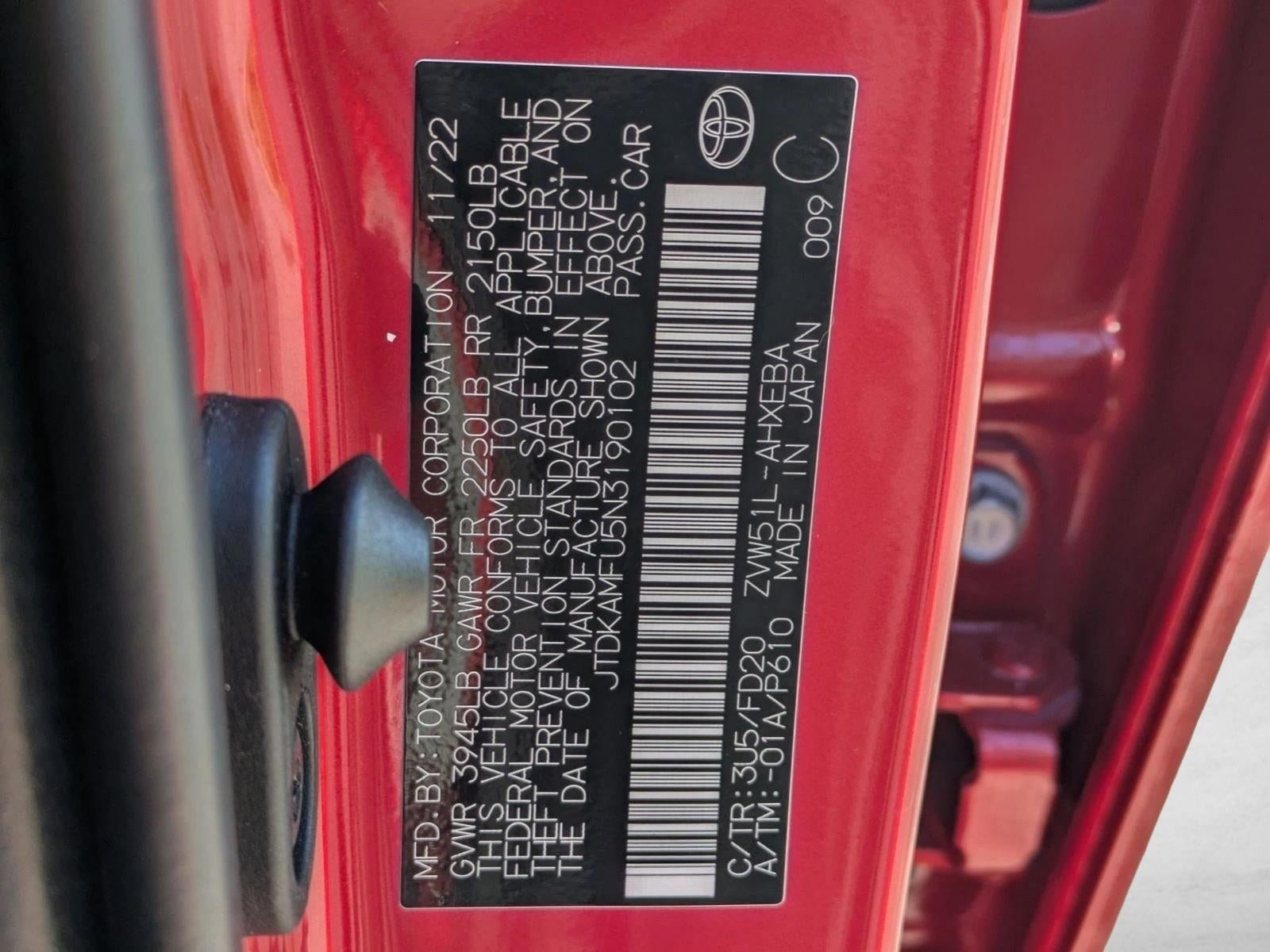 2022 Toyota Prius LE (Natl)