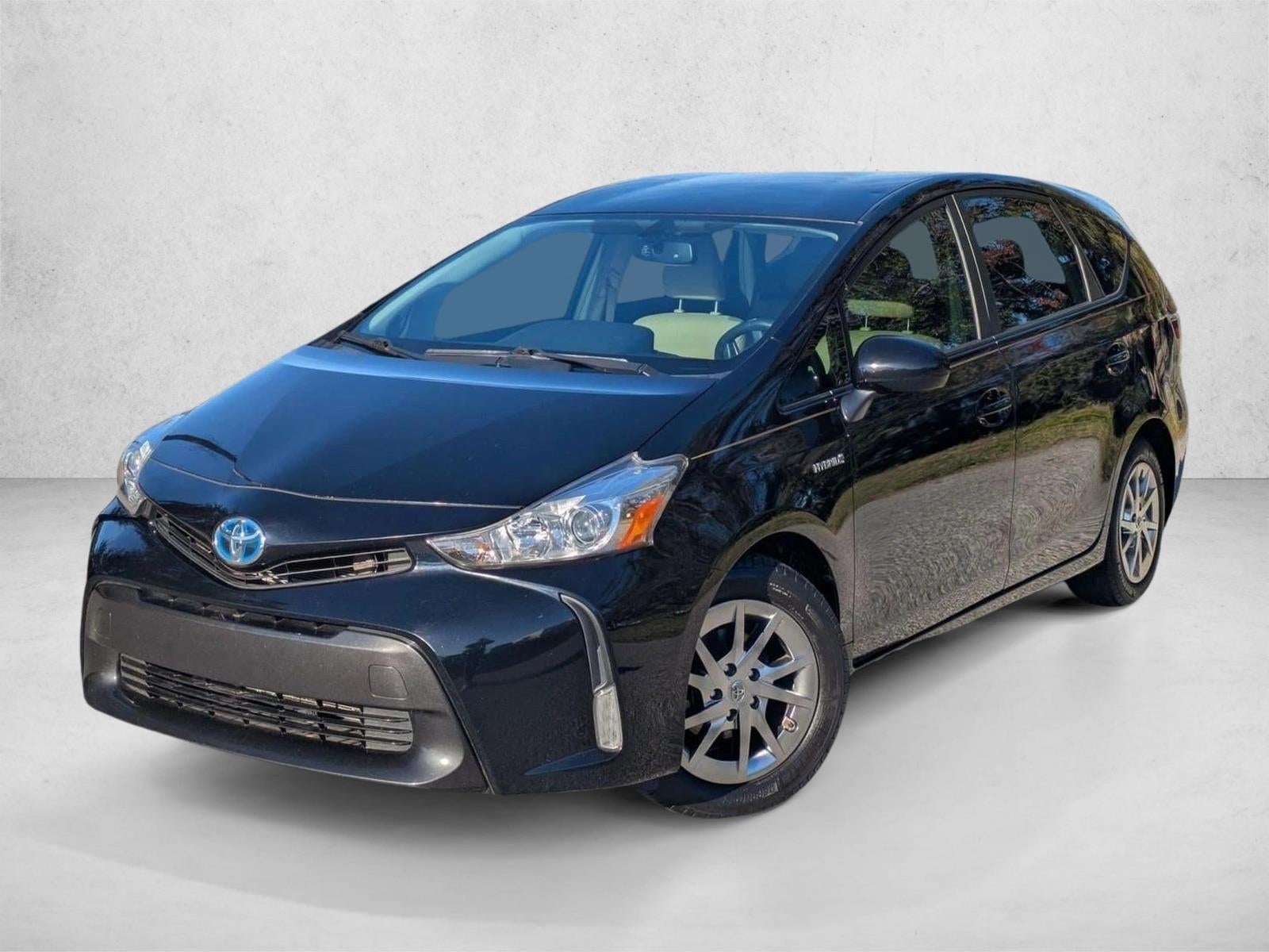 2017 Toyota Prius v Four (Natl)