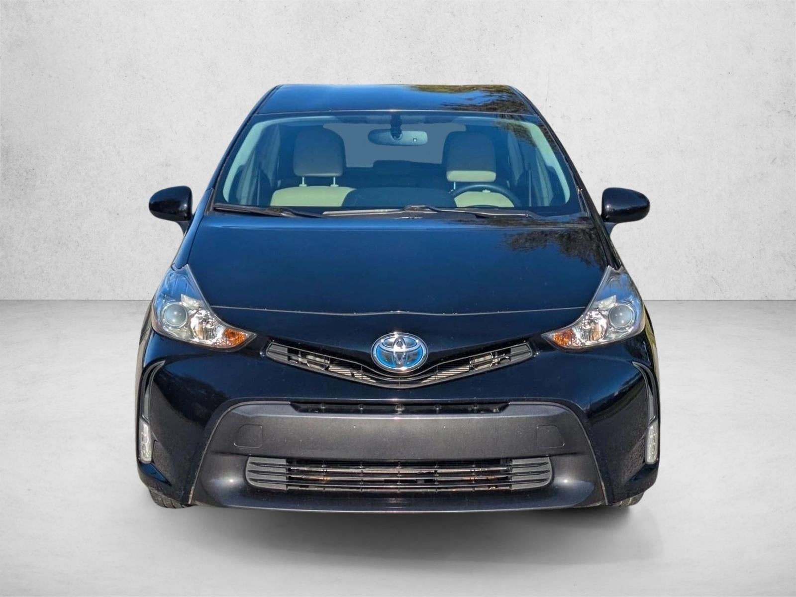 2017 Toyota Prius v Four (Natl)