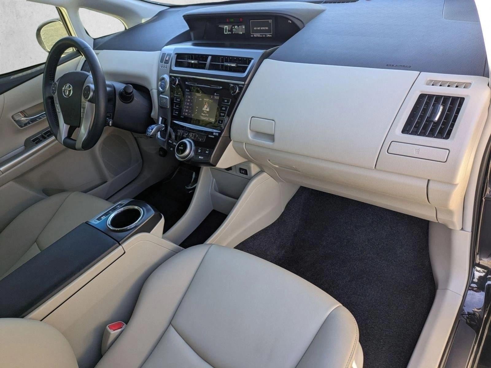 2017 Toyota Prius v Four (Natl)