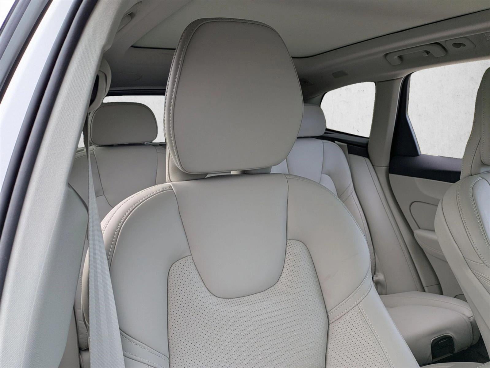 2022 Volvo XC60 Recharge Plug-In Hybrid T8 eAWD PHEV Inscription