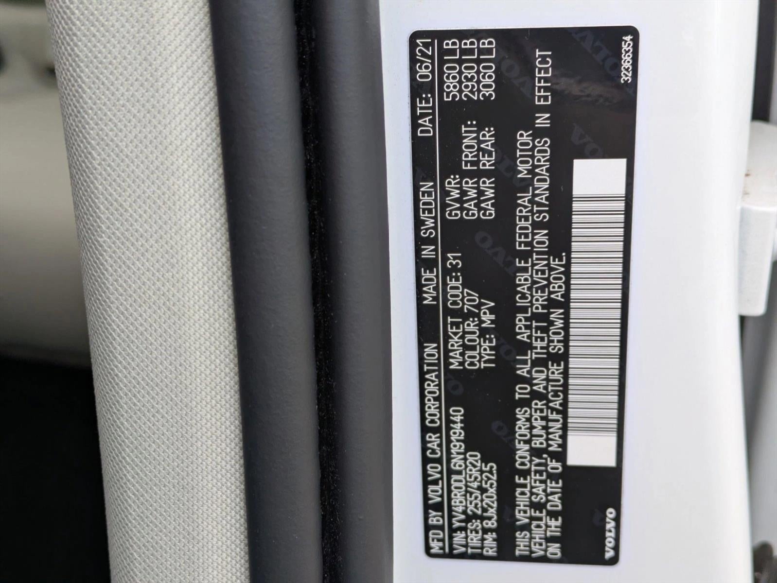 2022 Volvo XC60 Recharge Plug-In Hybrid T8 eAWD PHEV Inscription