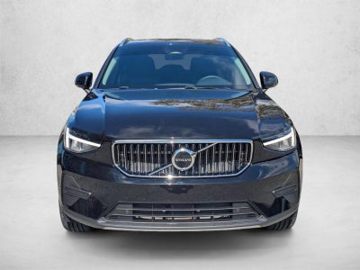 2025 Volvo XC40 B5 AWD Core Bright Theme