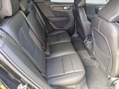 2025 Volvo XC40 B5 AWD Core Bright Theme