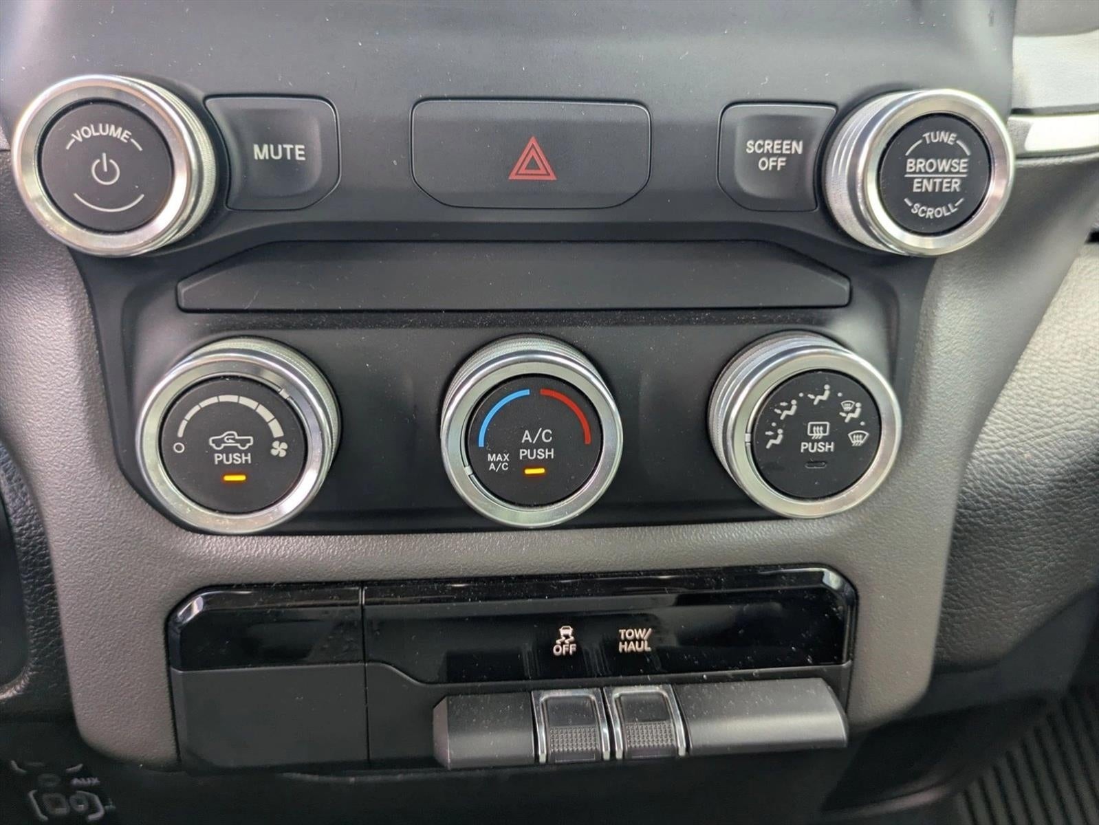 2019 RAM 1500 Big Horn/Lone Star 4x4 Crew Cab 5'7" Box