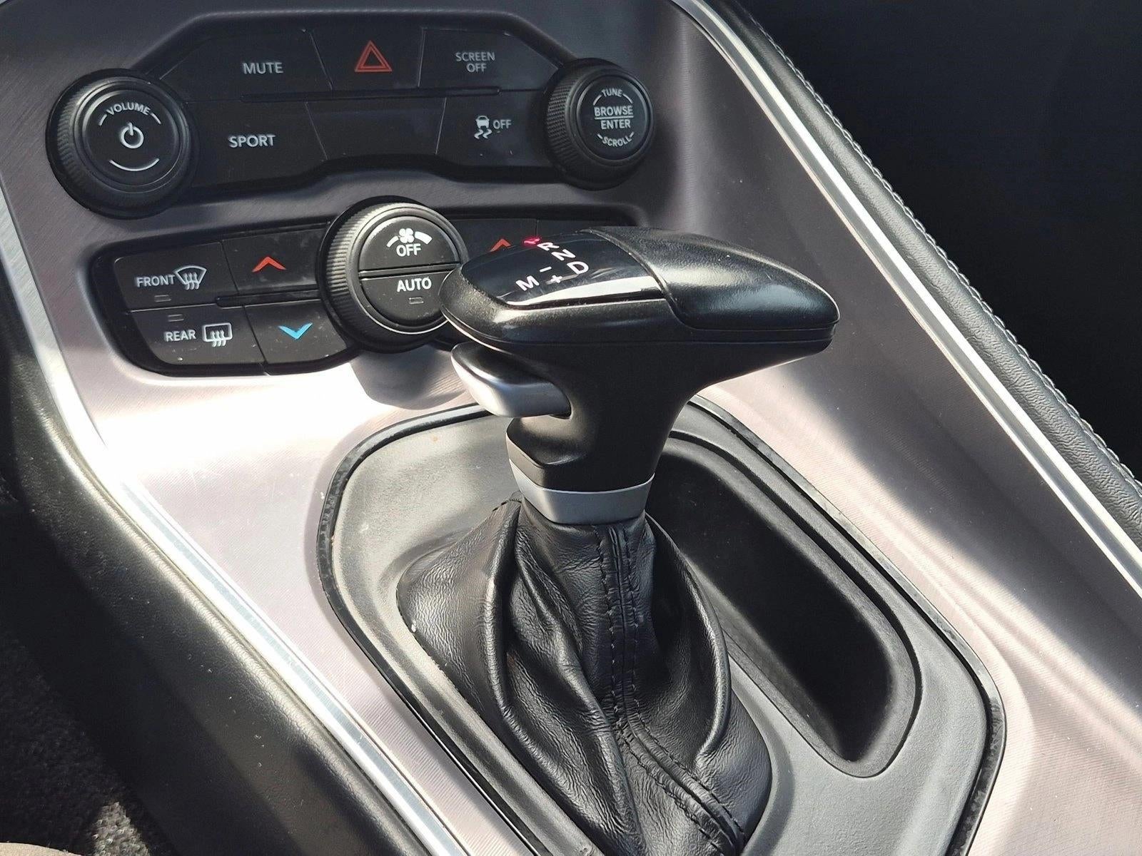 2022 Dodge Challenger SXT RWD