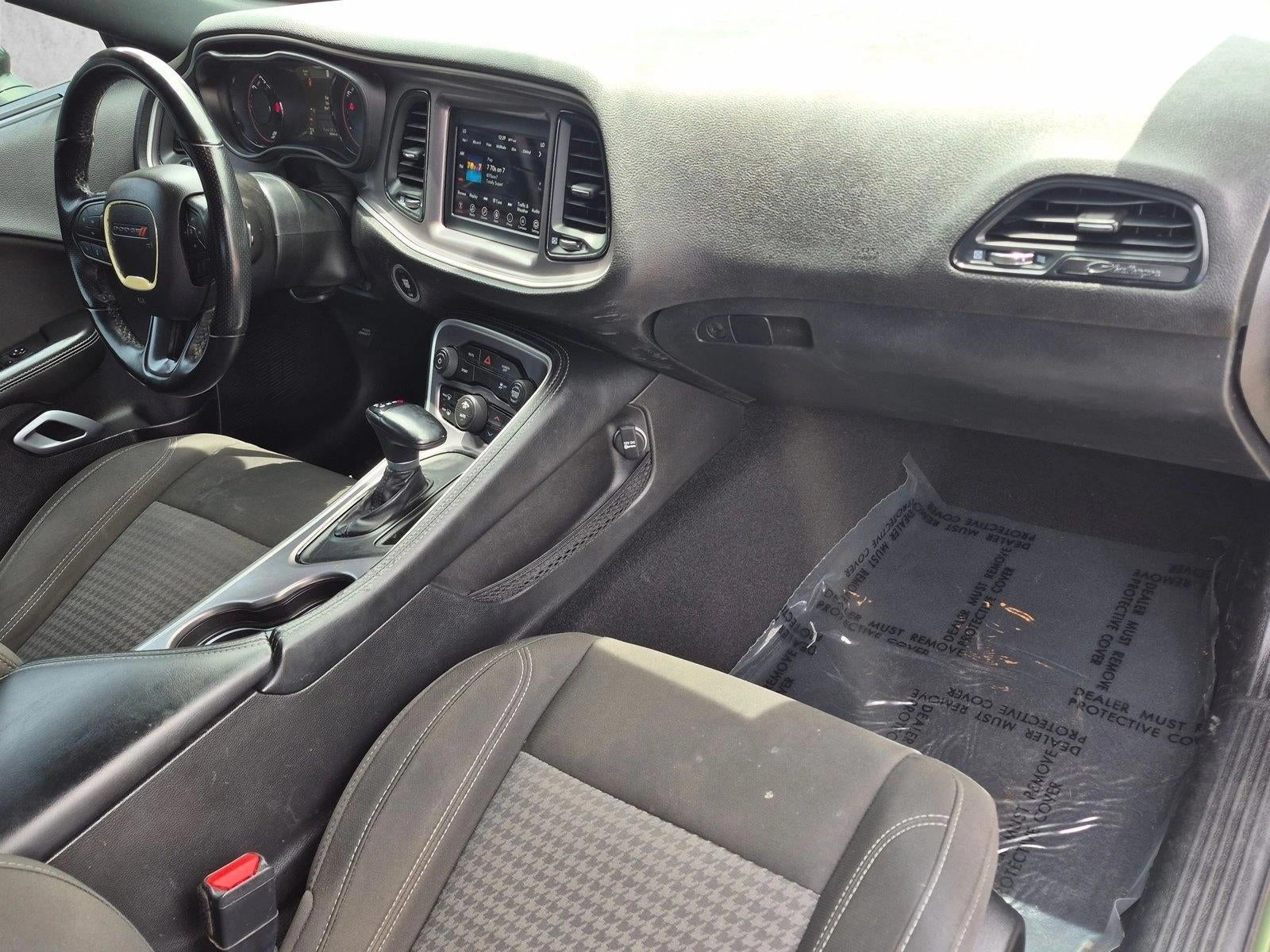 2022 Dodge Challenger SXT RWD