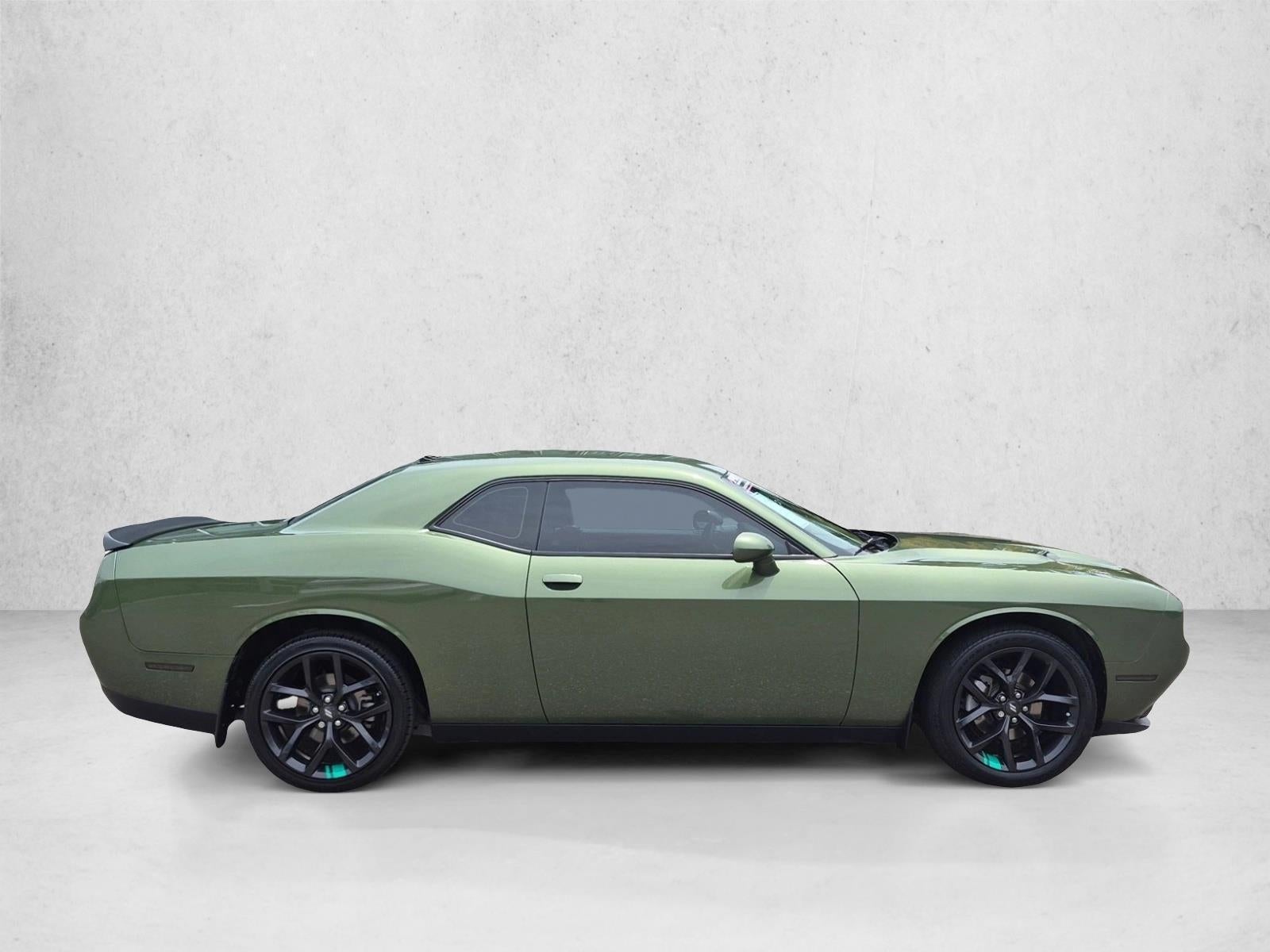 2022 Dodge Challenger SXT RWD