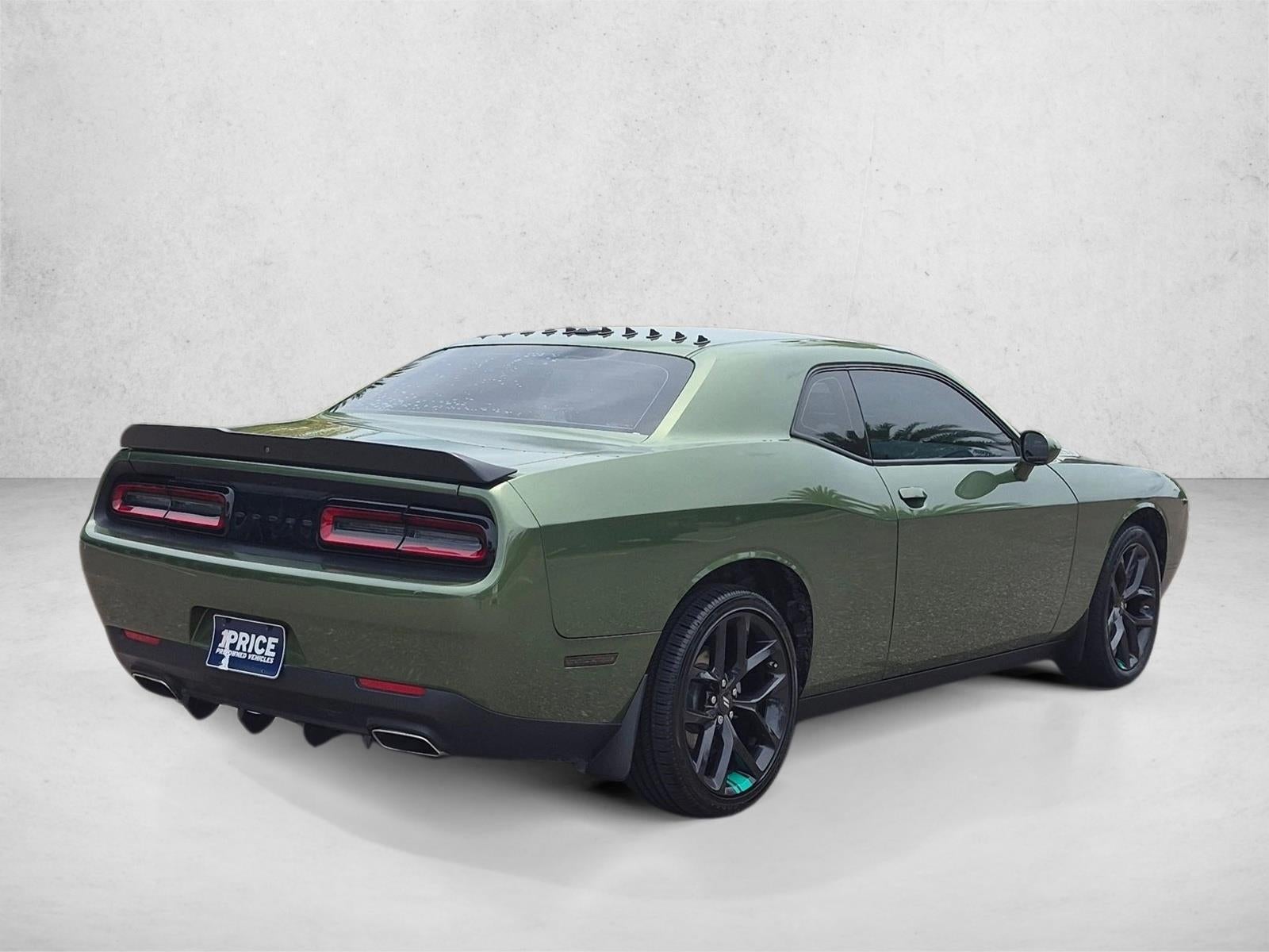 2022 Dodge Challenger SXT RWD