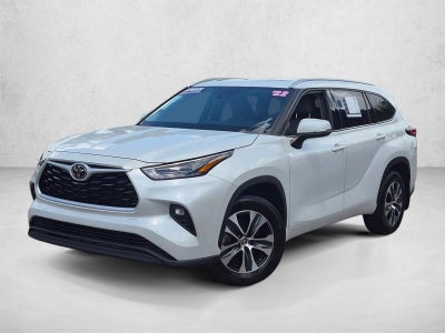 2022 Toyota Highlander XLE AWD (Natl)