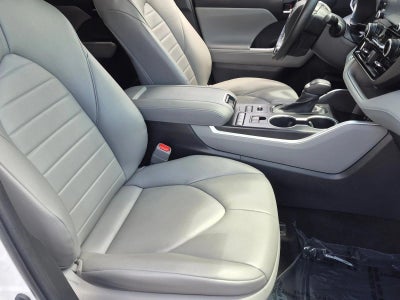 2022 Toyota Highlander XLE AWD (Natl)