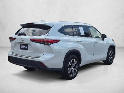 2022 Toyota Highlander XLE AWD (Natl)