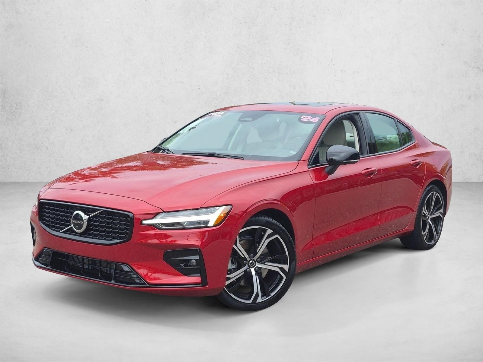 2024 Volvo S60 B5 FWD Plus Dark Theme