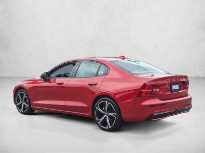 2024 Volvo S60 B5 FWD Plus Dark Theme