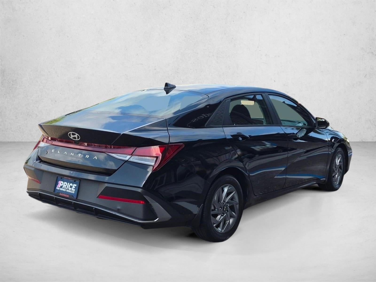 2024 Hyundai ELANTRA SEL IVT