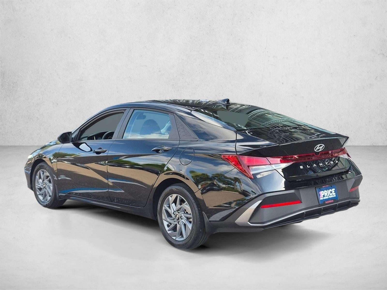 2024 Hyundai ELANTRA SEL IVT