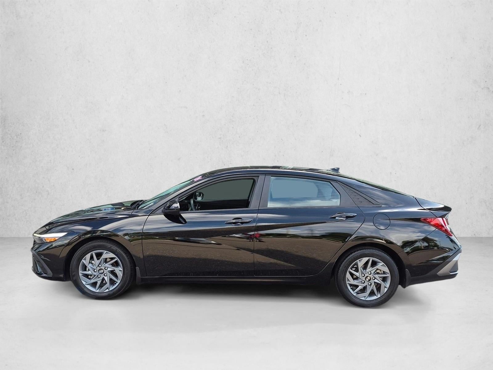 2024 Hyundai ELANTRA SEL IVT