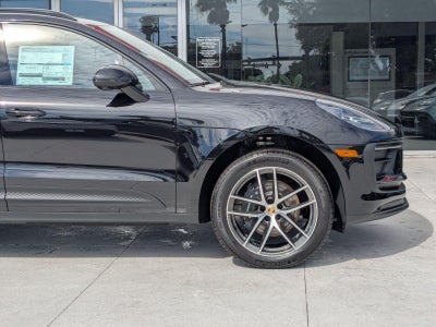 2025 Porsche Macan AWD