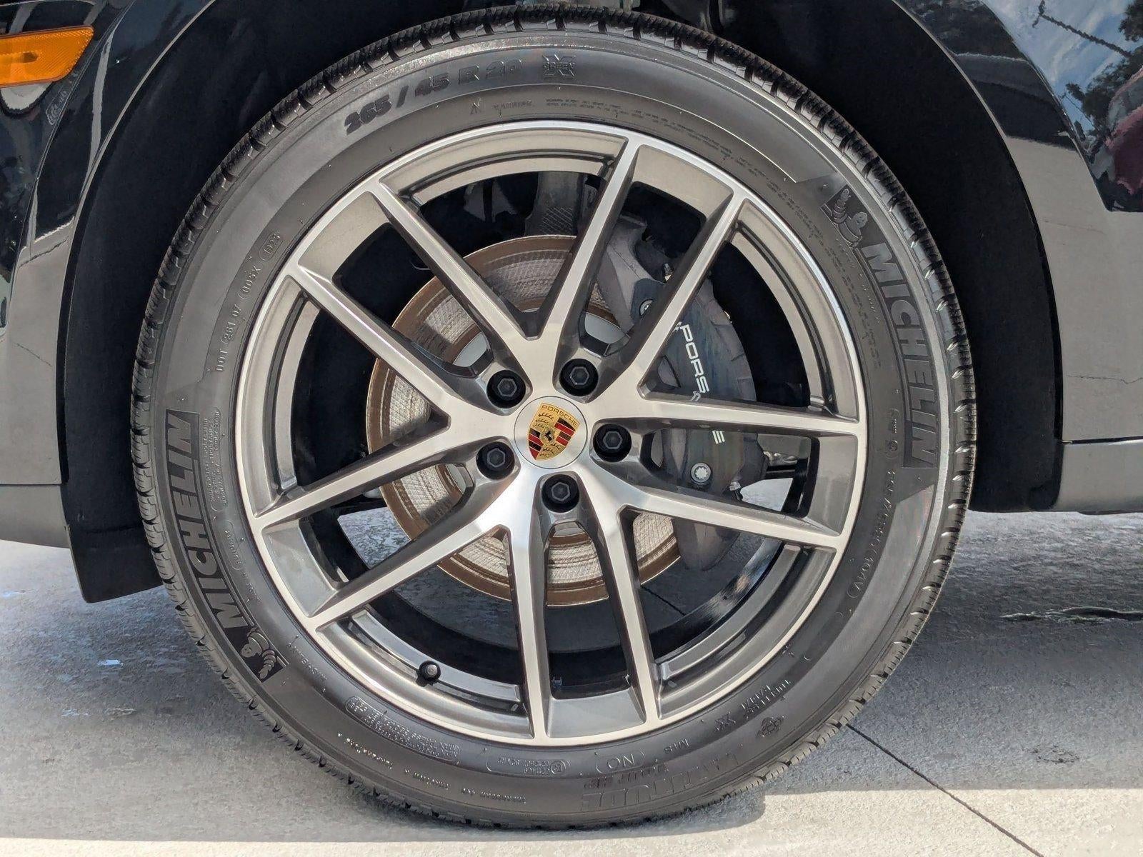 2025 Porsche Macan AWD