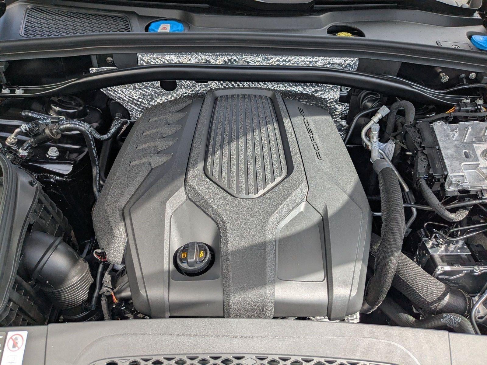 2025 Porsche Macan AWD