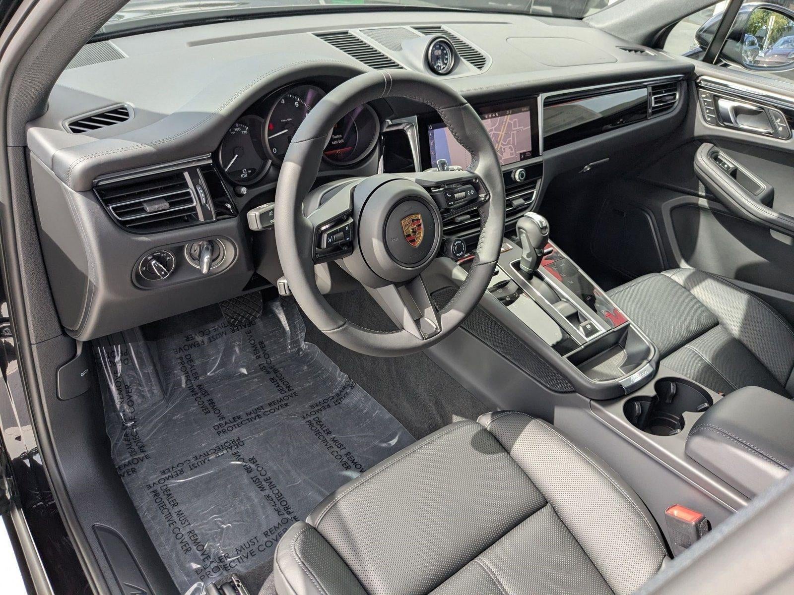 2025 Porsche Macan AWD