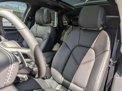 2025 Porsche Macan AWD