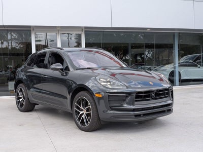 2025 Porsche Macan AWD