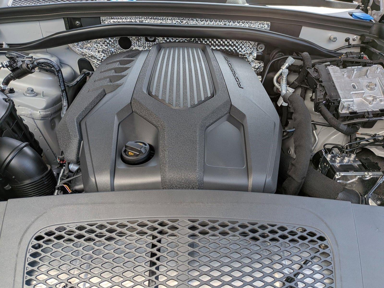 2025 Porsche Macan AWD