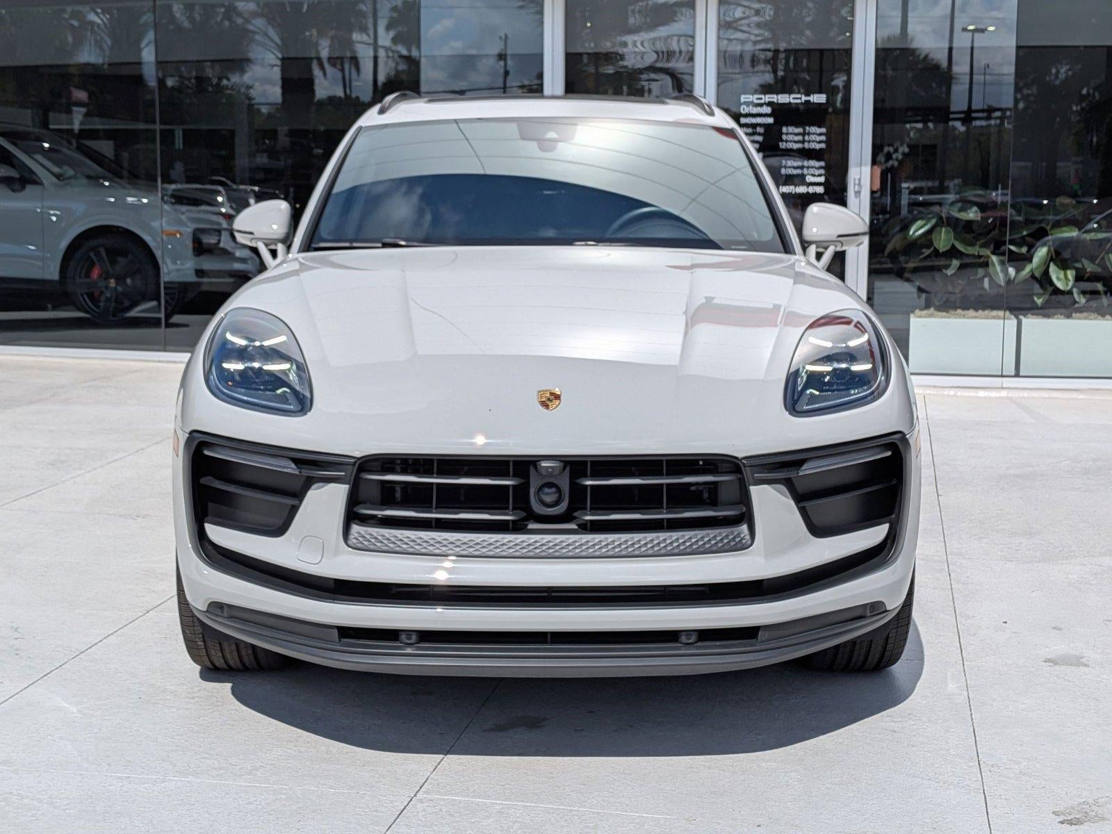 2025 Porsche Macan AWD
