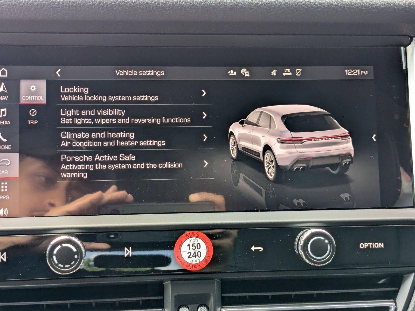 2025 Porsche Macan AWD