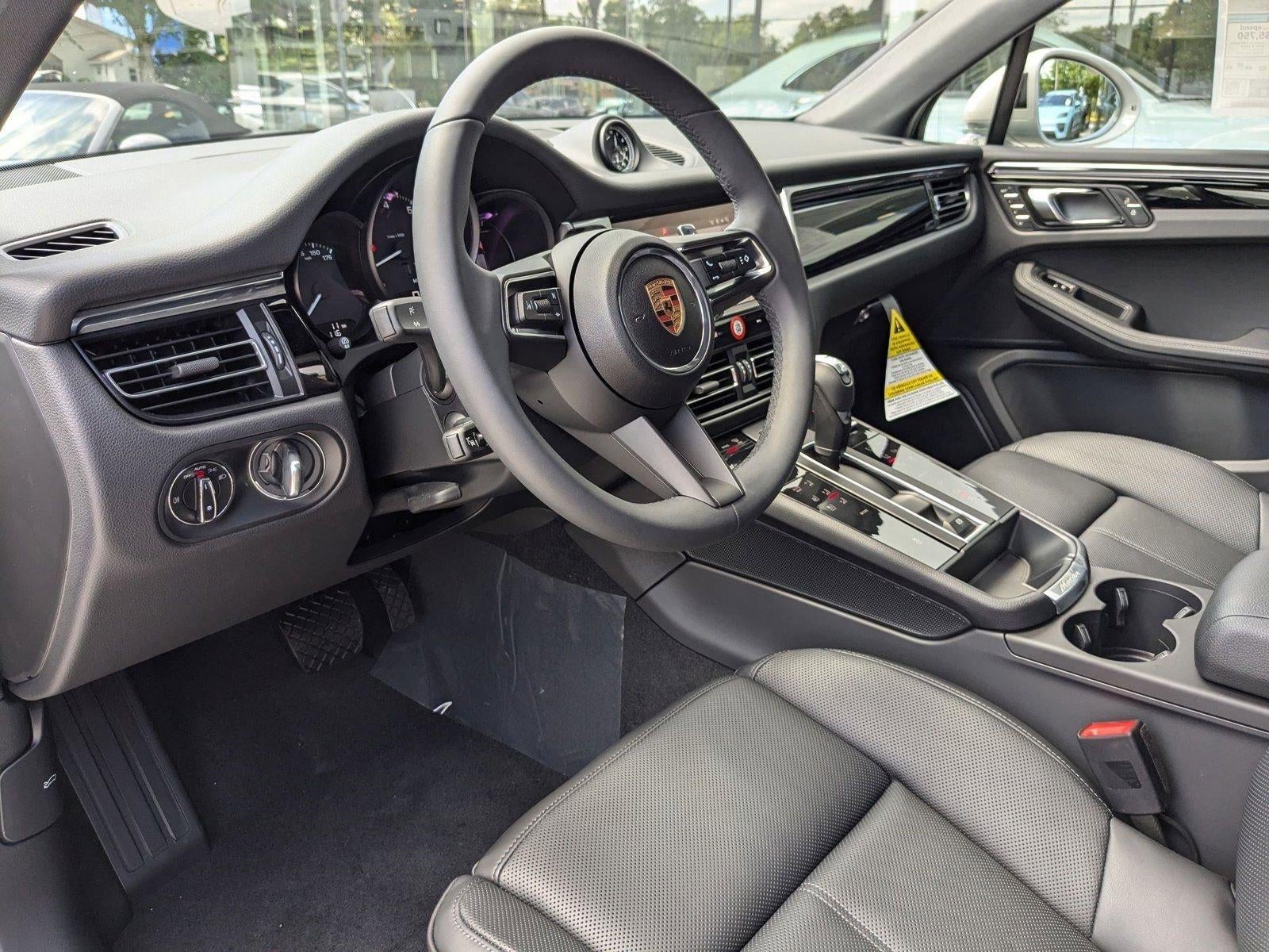 2025 Porsche Macan AWD