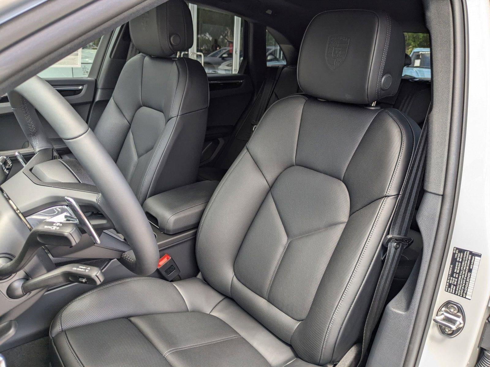 2025 Porsche Macan AWD