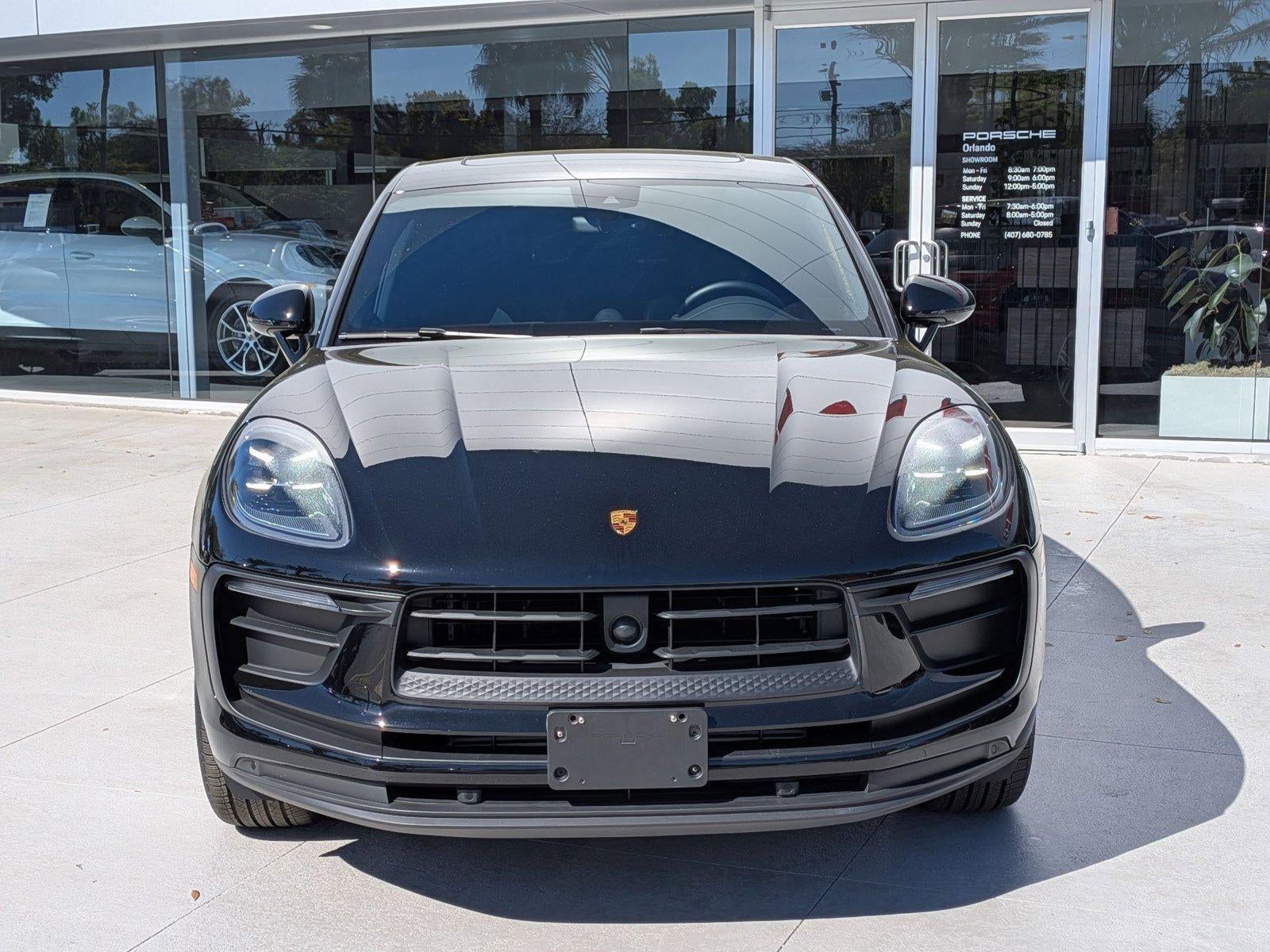 2023 Porsche Macan AWD