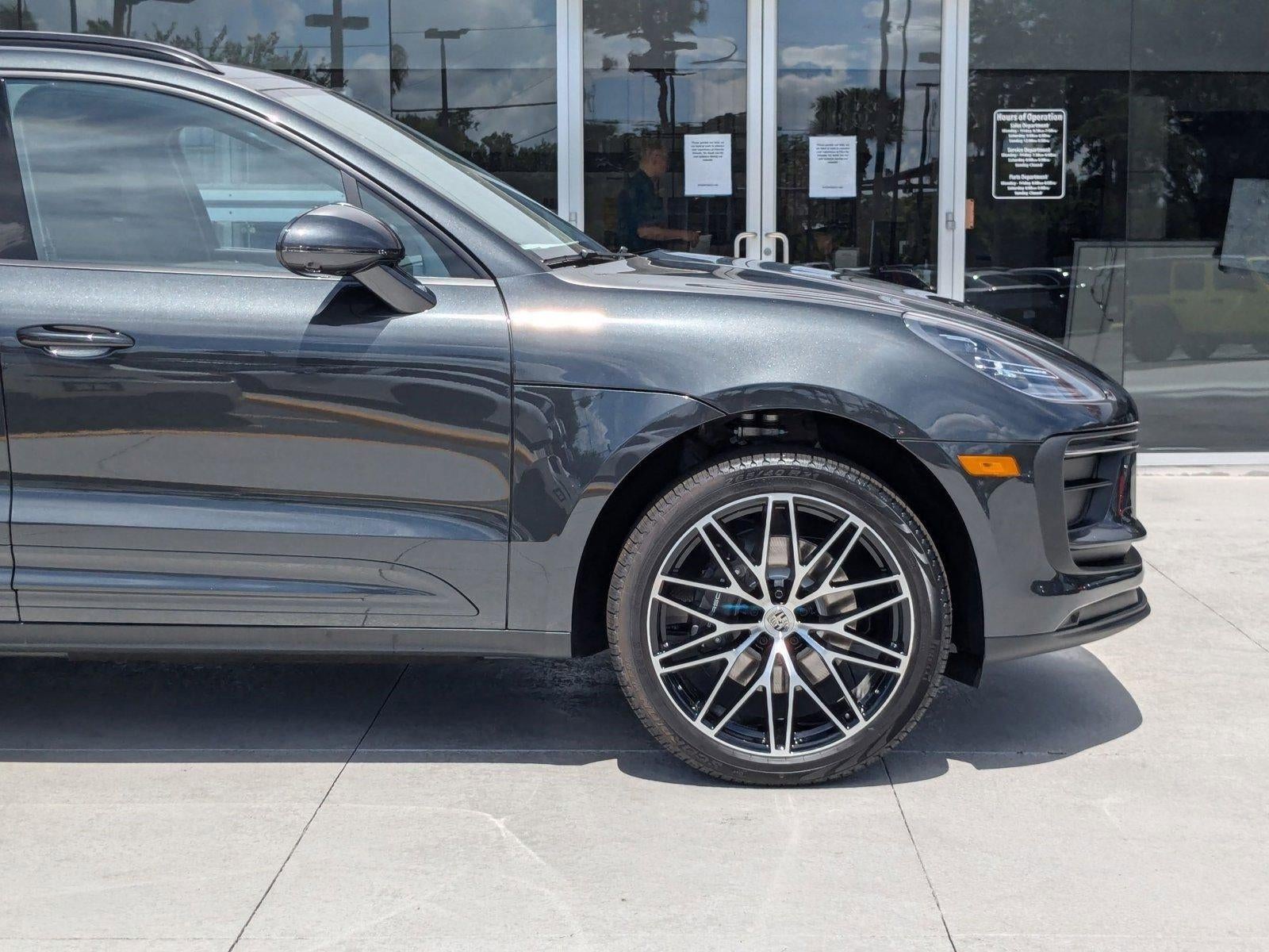 2025 Porsche Macan AWD
