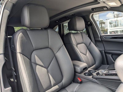 2025 Porsche Macan AWD