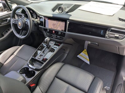 2025 Porsche Macan AWD