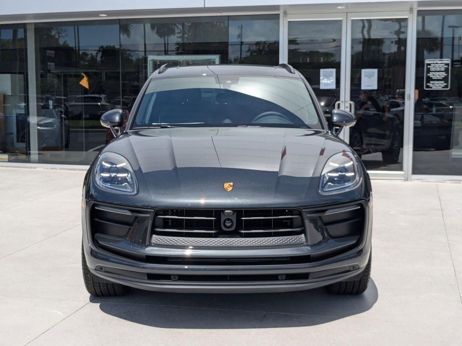 2025 Porsche Macan AWD