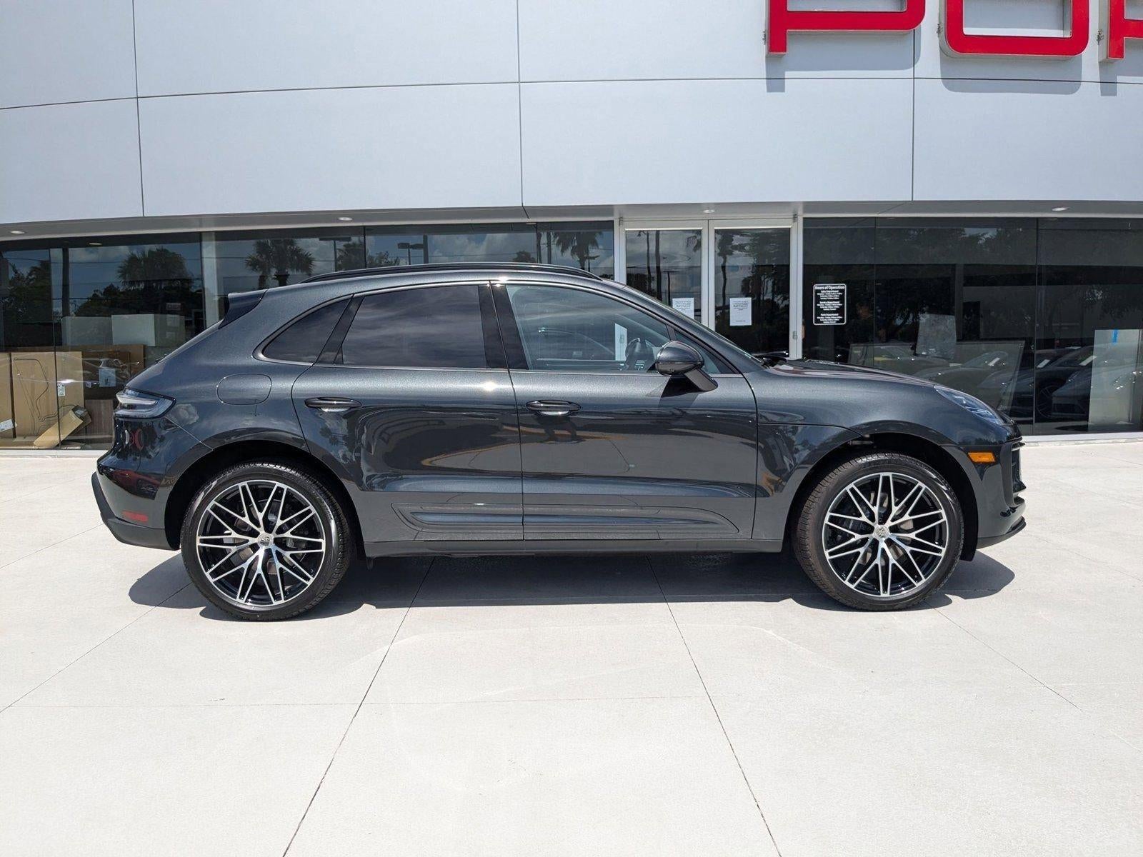 2025 Porsche Macan AWD