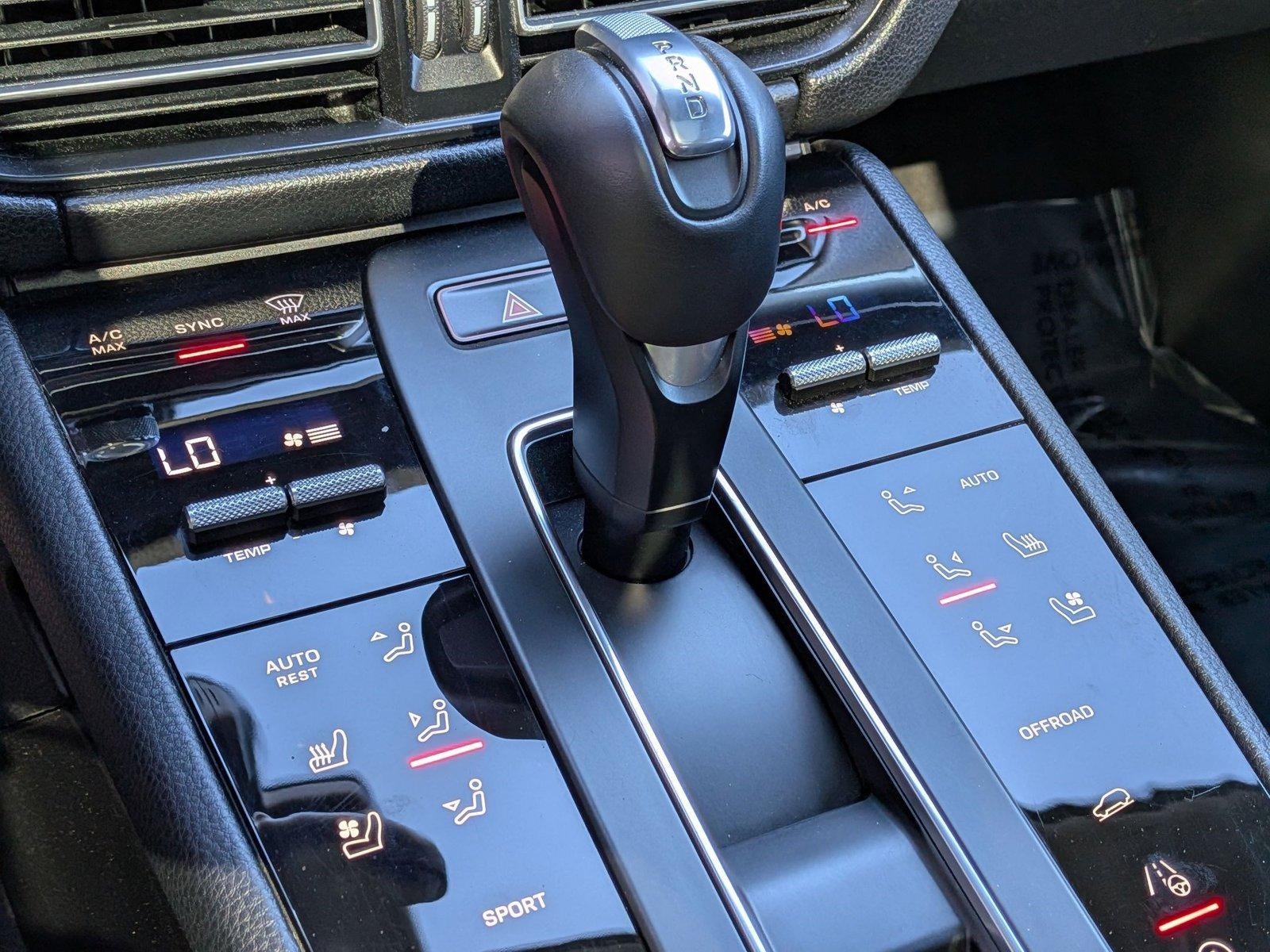 2025 Porsche Macan T AWD