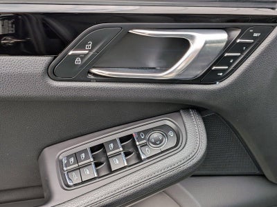 2023 Porsche Macan AWD