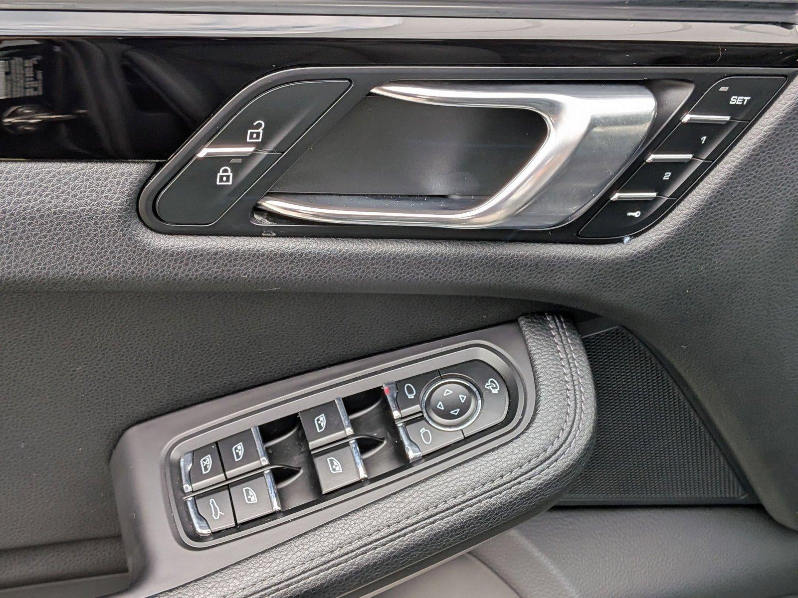 2023 Porsche Macan AWD