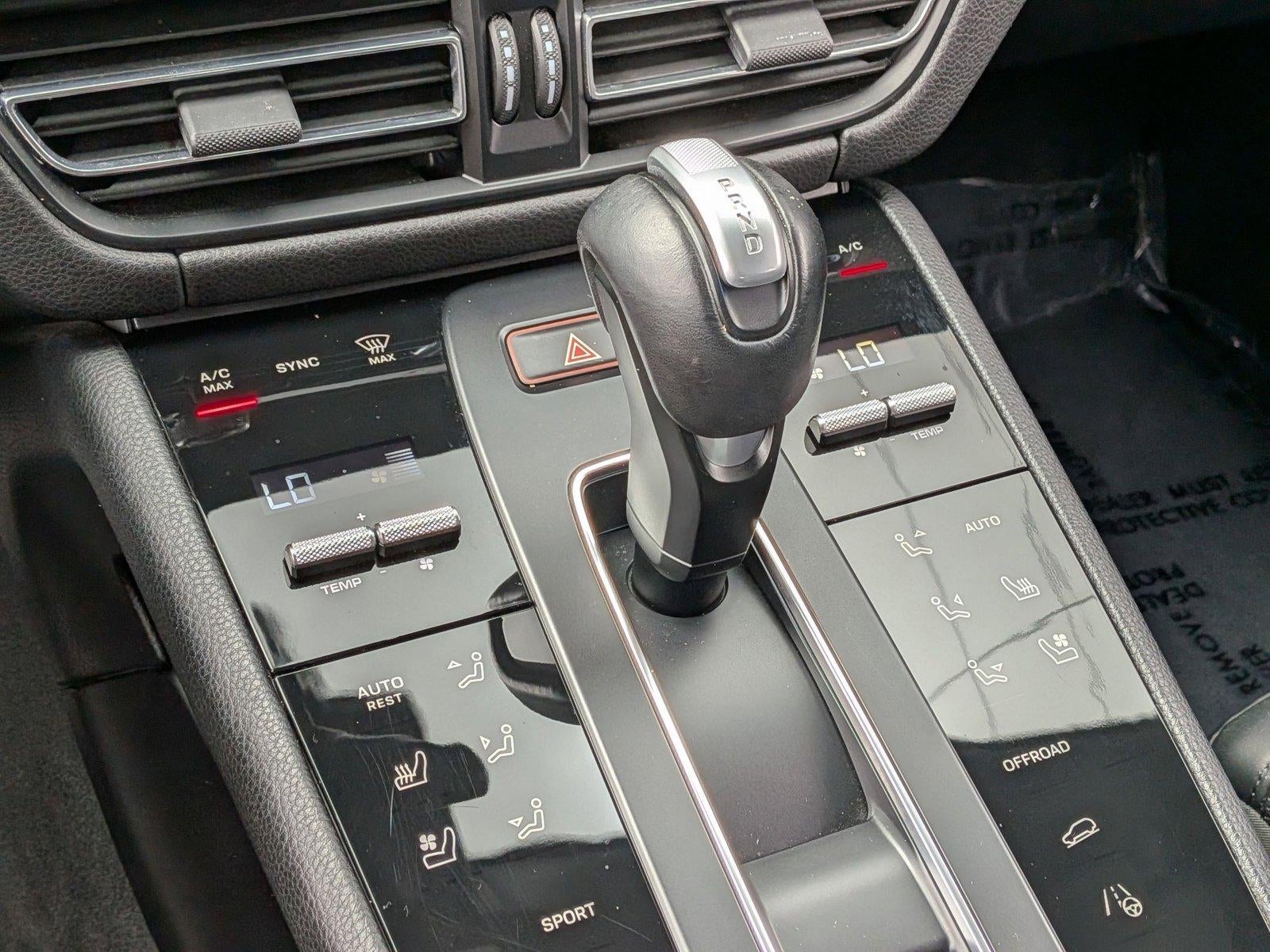 2023 Porsche Macan AWD