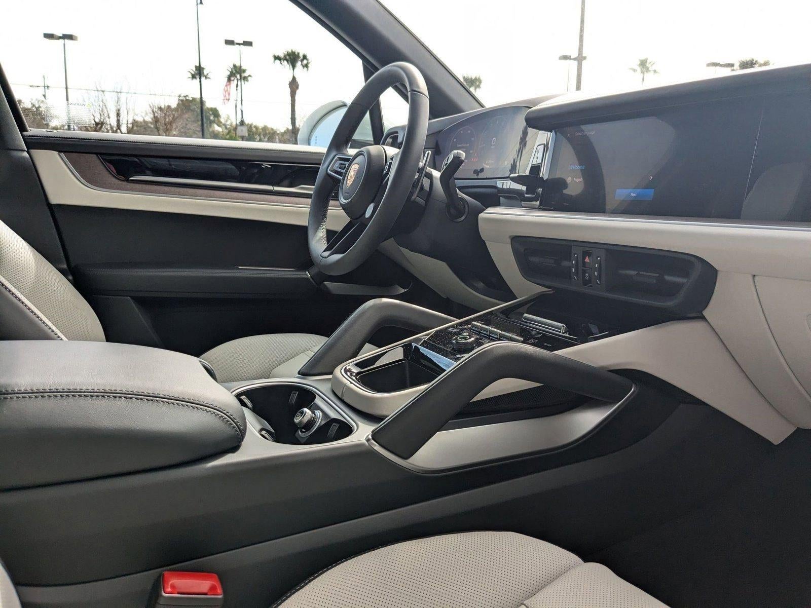 2025 Porsche Cayenne AWD