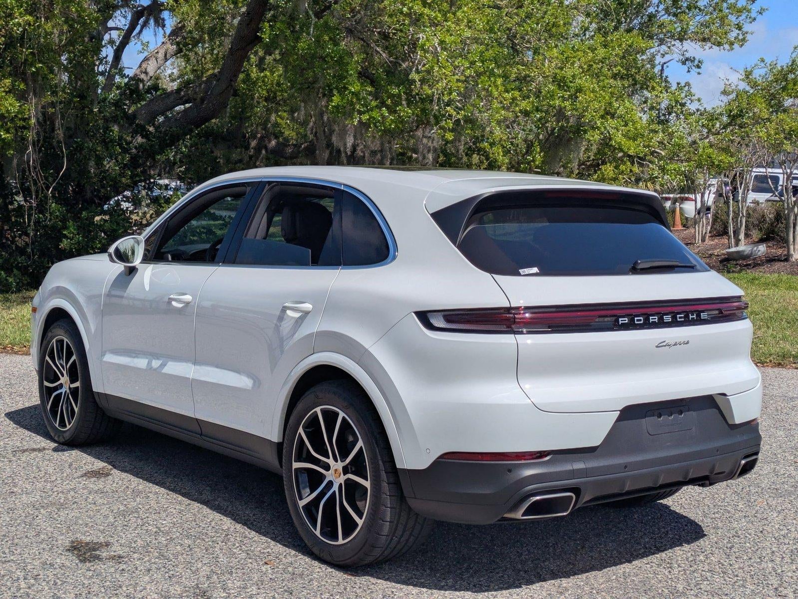 2024 Porsche Cayenne AWD