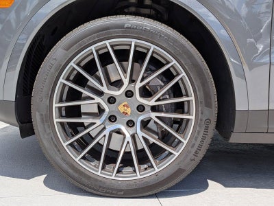 2023 Porsche Cayenne Platinum Edition AWD