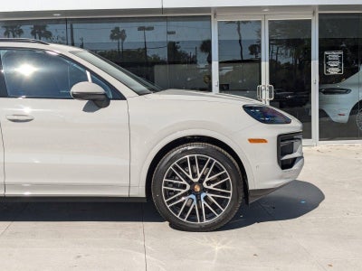 2025 Porsche Cayenne AWD