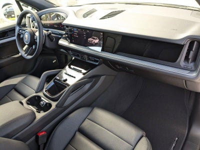 2025 Porsche Cayenne AWD