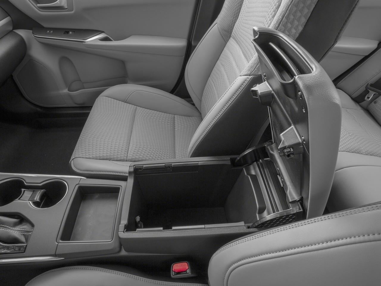 2017 Toyota Camry SE Auto (Natl)